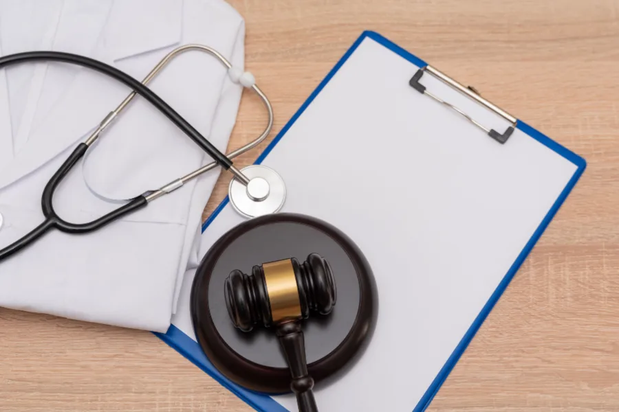 Medical negligence attorney